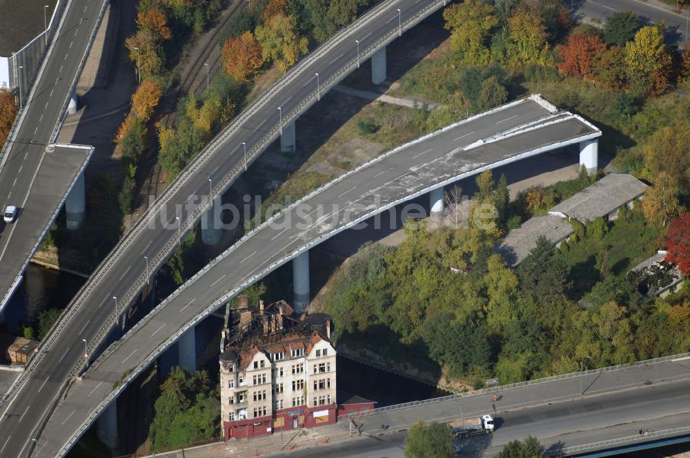 Berlin von oben - A100 mit abgebrannter Rattenburg in Berlin