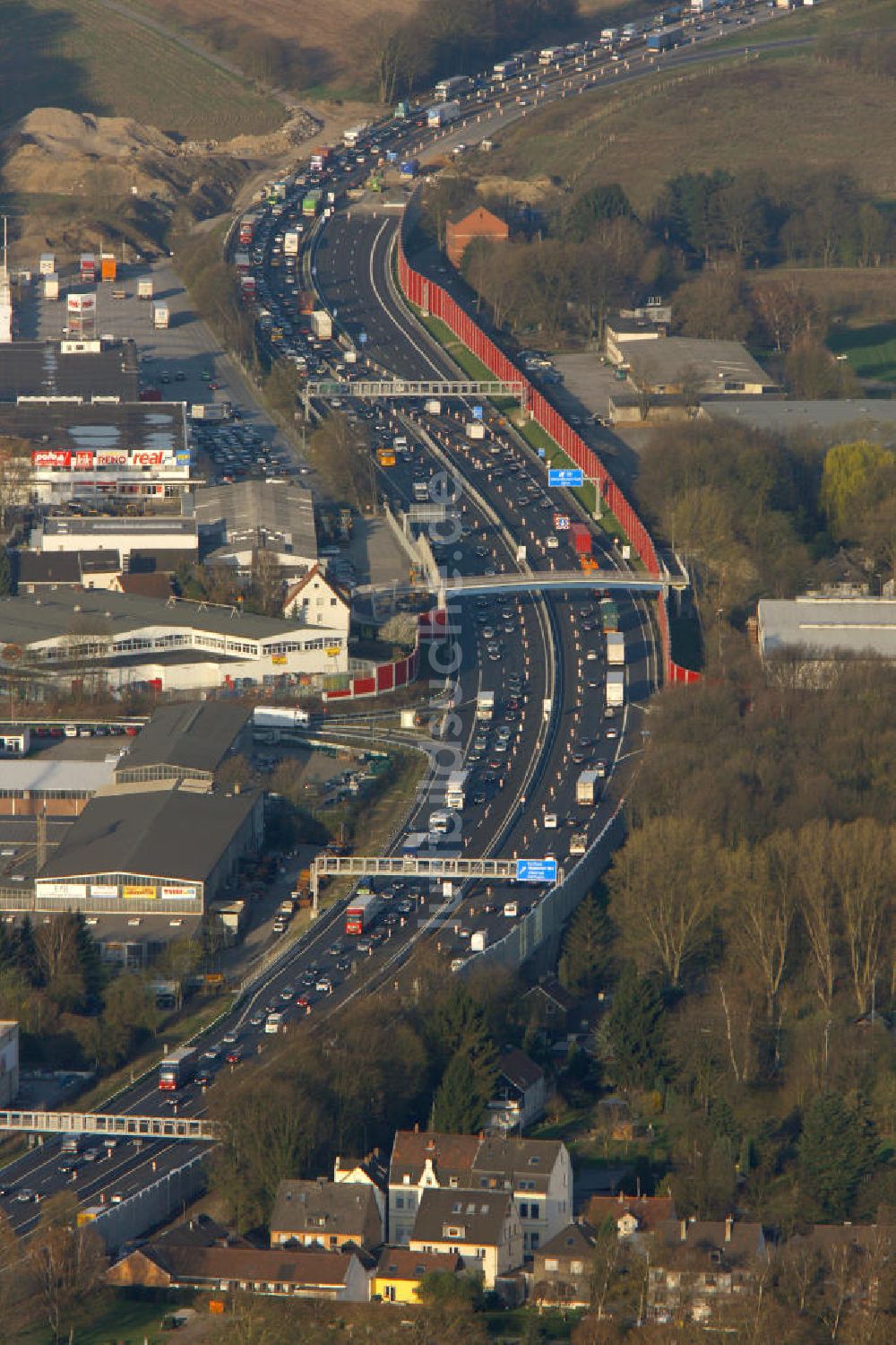 Luftaufnahme Bochum - A40 B1 Autobahn Stau Bochum in Nordrhein-Westfalen