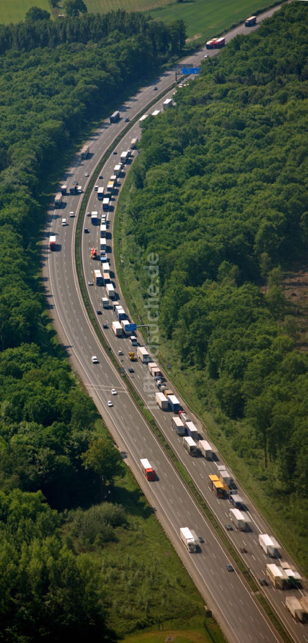 Hamm von oben - A2 Autobahn Stau Hamm in Nordrhein-Westfalen