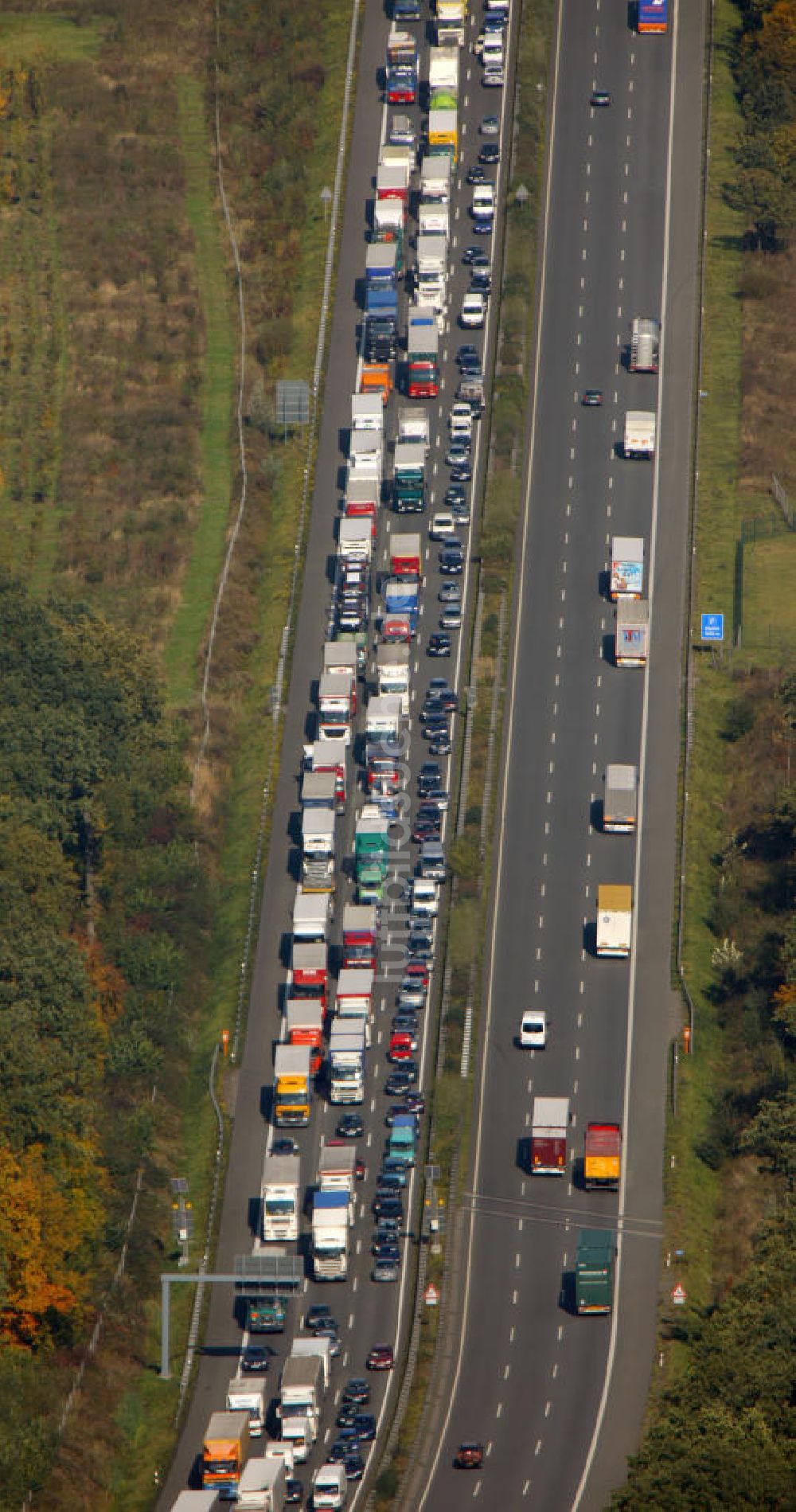 Luftbild Hamm - A2 Autobahn Stau Hamm in Nordrhein-Westfalen