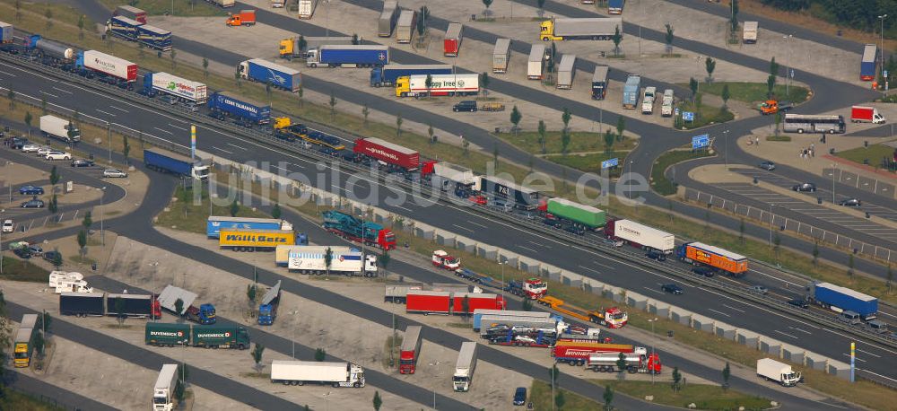 Hamm aus der Vogelperspektive: A2 Autobahn Stau Hamm in Nordrhein-Westfalen