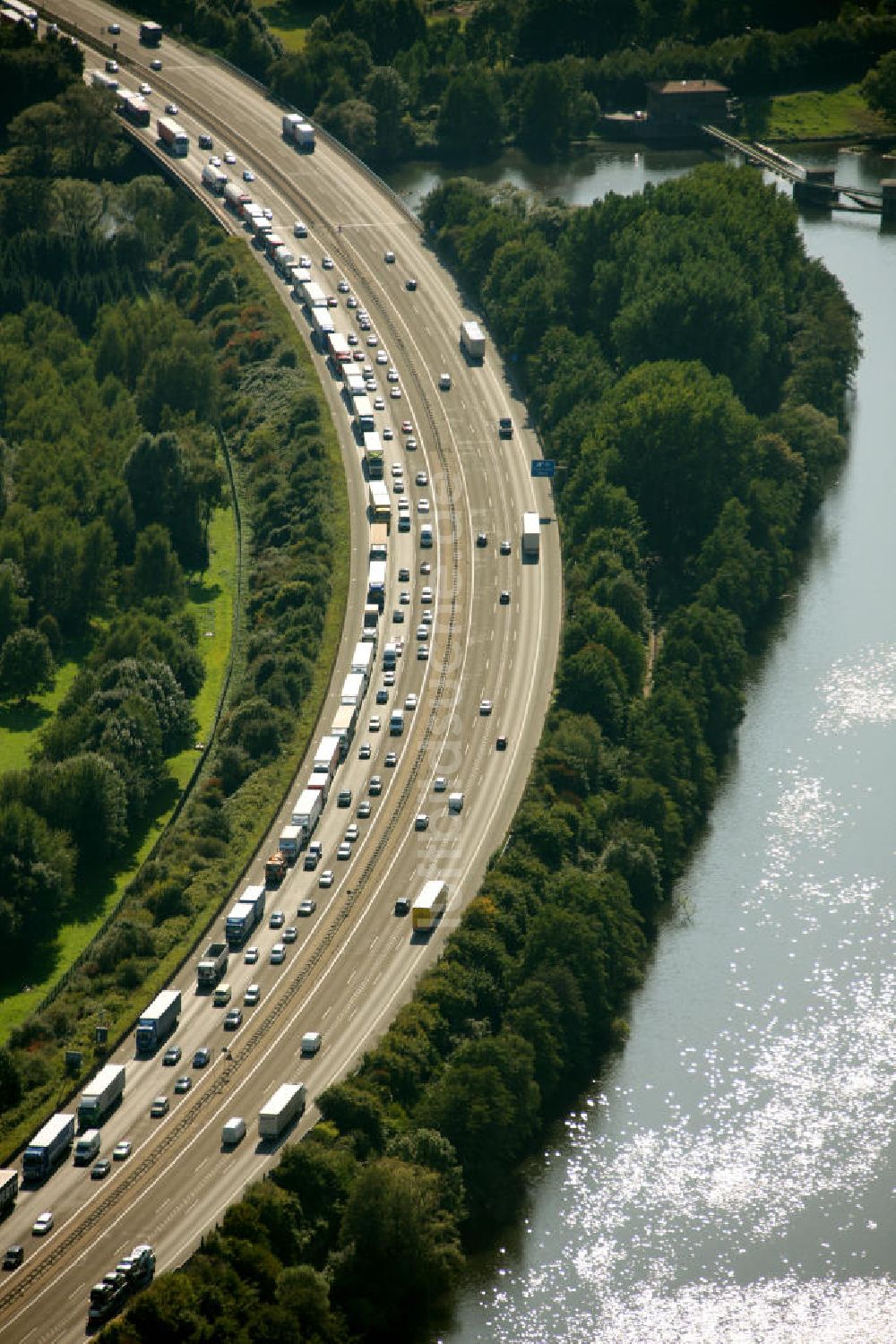 Luftaufnahme Lünen - A1 Autobahn Stau Lünen in Nordrhein-Westfalen