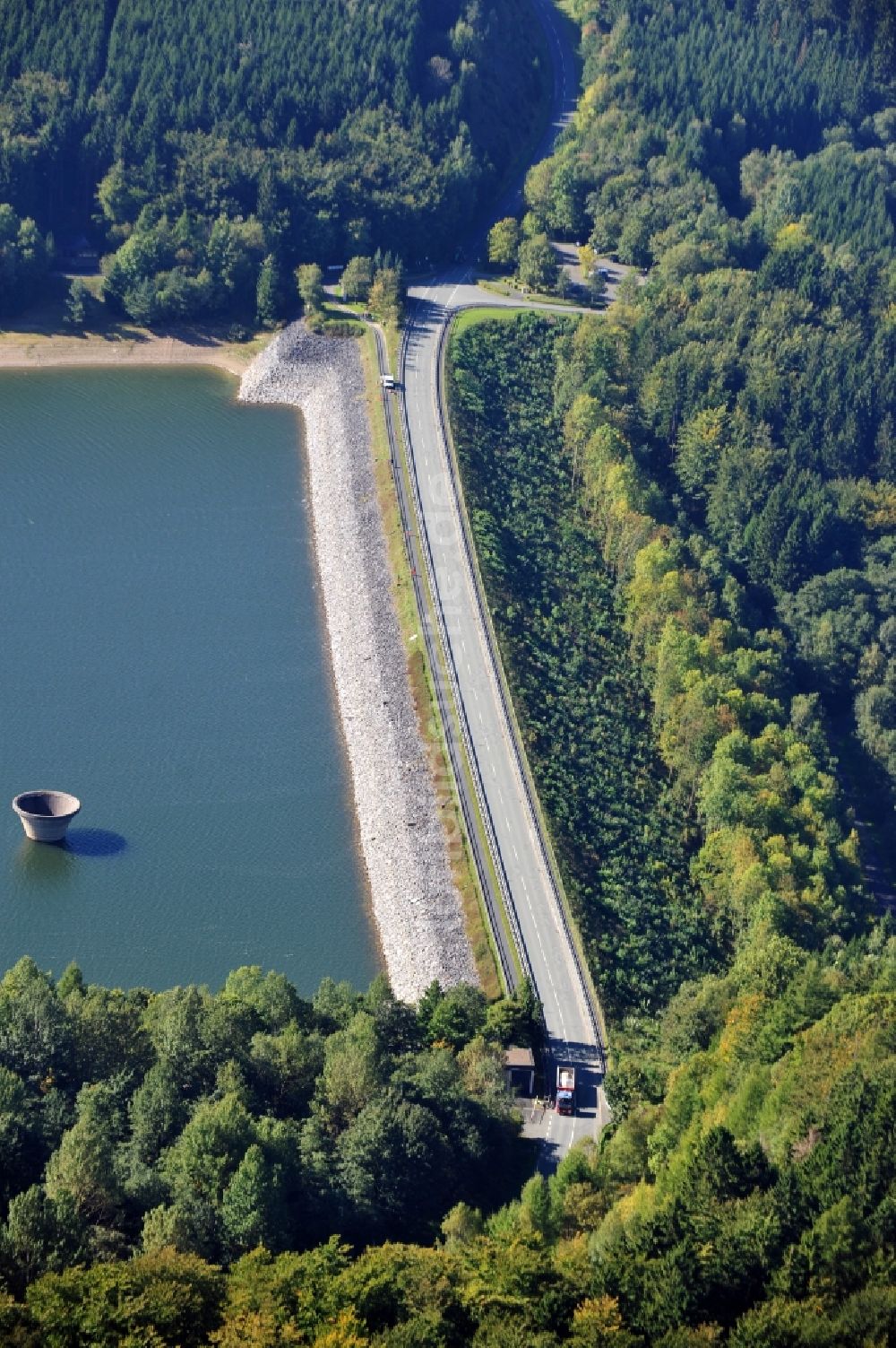 Bad Wünnenberg von oben - Aabachtalsperre in Bad Wünnenberg im Bundesland Nordrhein-Westfalen