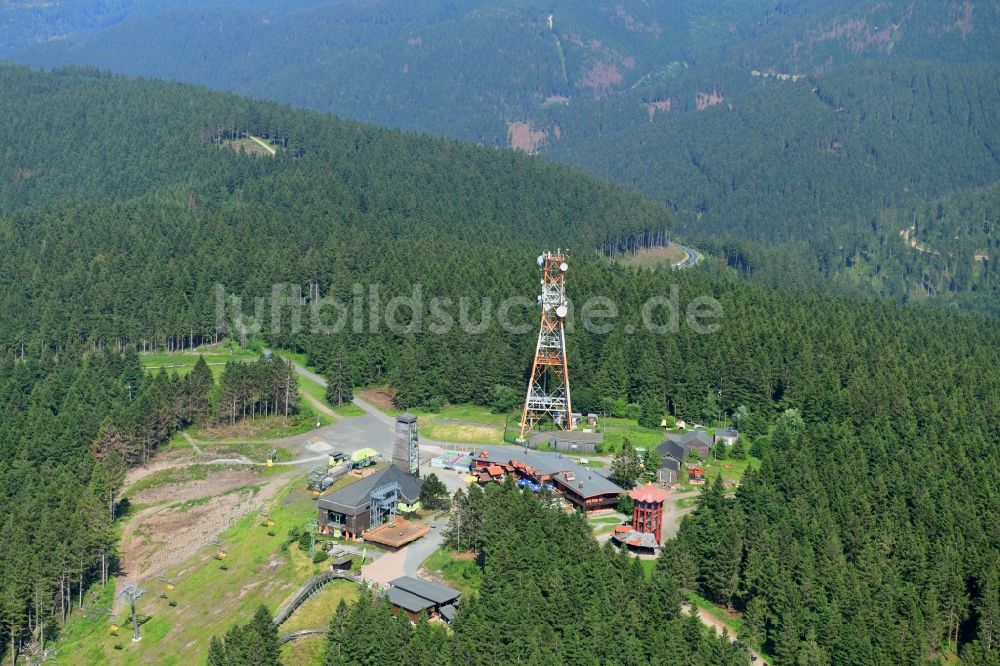 Luftaufnahme Hahnenklee - Abfahrts- Skipiste mit Liftanlage am Bocksberg in Hahnenklee im Bundesland Niedersachsen, Deutschland