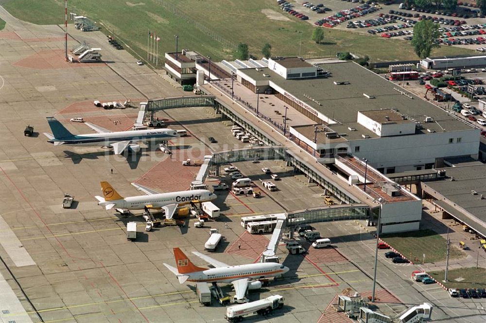 Luftaufnahme Schönefeld - Abfertigungsgebäude Flughafen Berlin Schönefeld