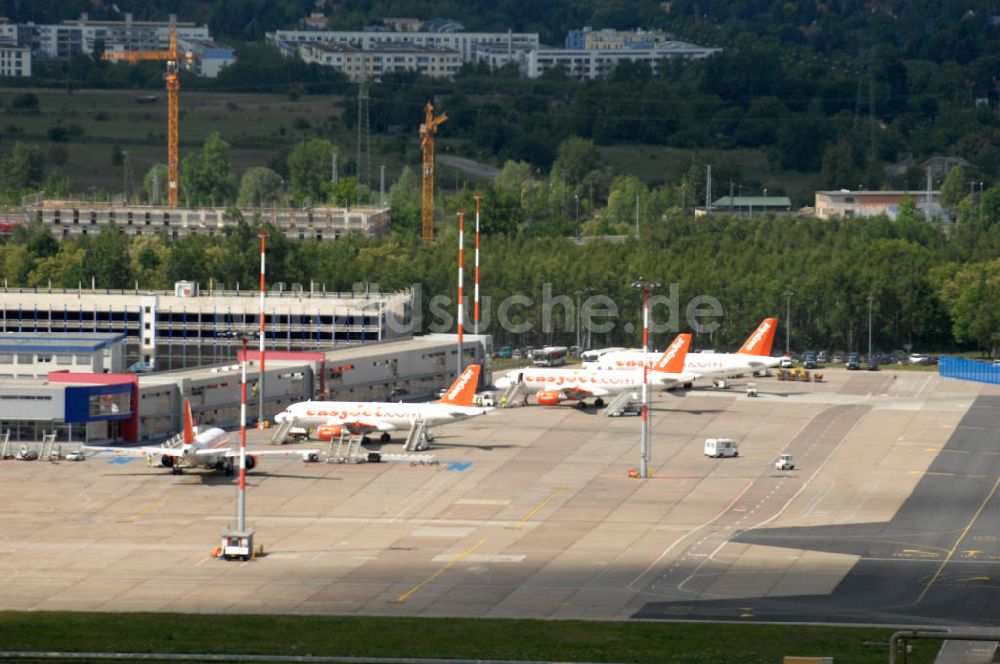 SCHÖNEFELD aus der Vogelperspektive: Abfertigungshalle am Flughafen Berlin-Schönefeld