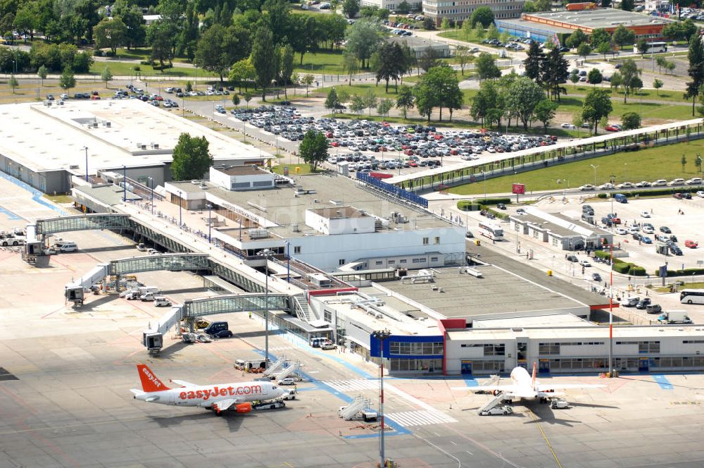 Luftbild SCHÖNEFELD - Abfertigungshalle am Flughafen Berlin-Schönefeld