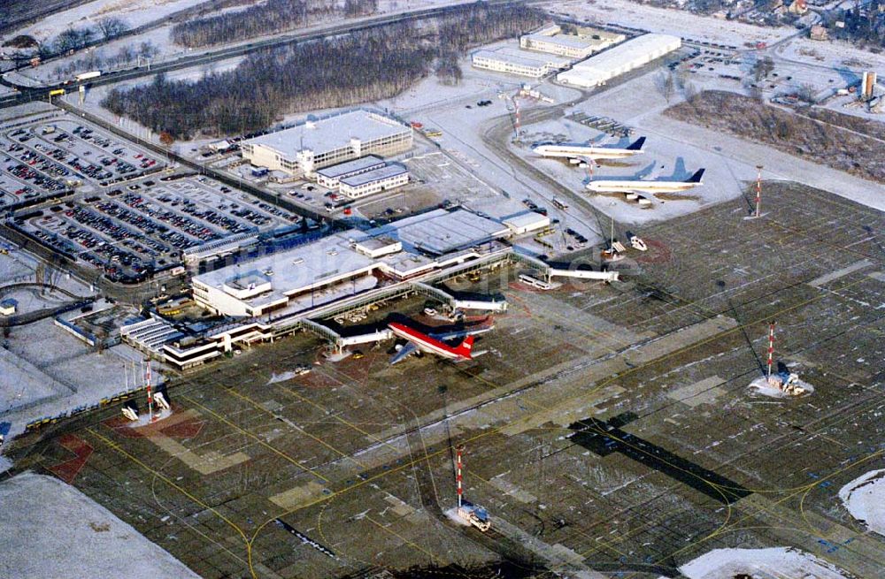 Luftbild Schönefeld - Abfertigungsterminals am Flughafen Schönefeld