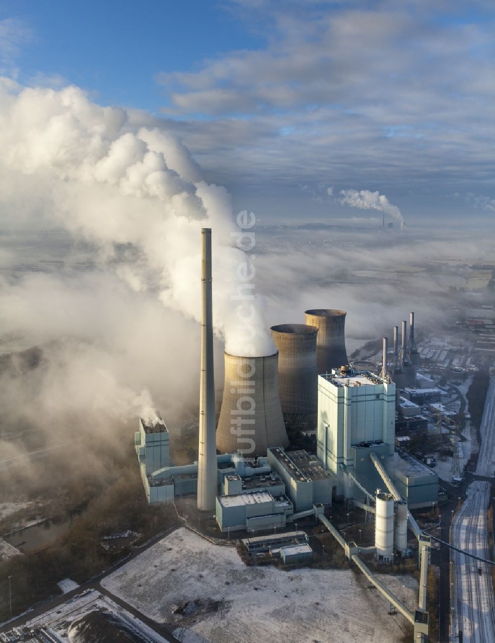 Werne aus der Vogelperspektive: Abgaswolken des Kohlekraftwerk RWE-Power Gersteinwerk bei Werne im Bundesland Nordrhein-Westfalen