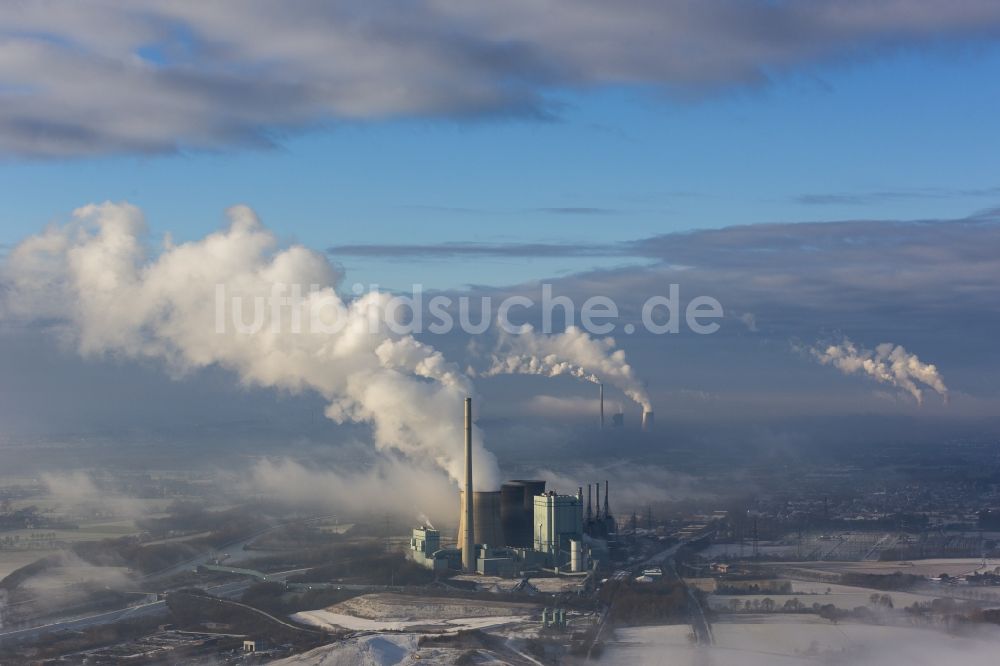 Werne aus der Vogelperspektive: Abgaswolken des Kohlekraftwerk RWE-Power Gersteinwerk bei Werne im Bundesland Nordrhein-Westfalen