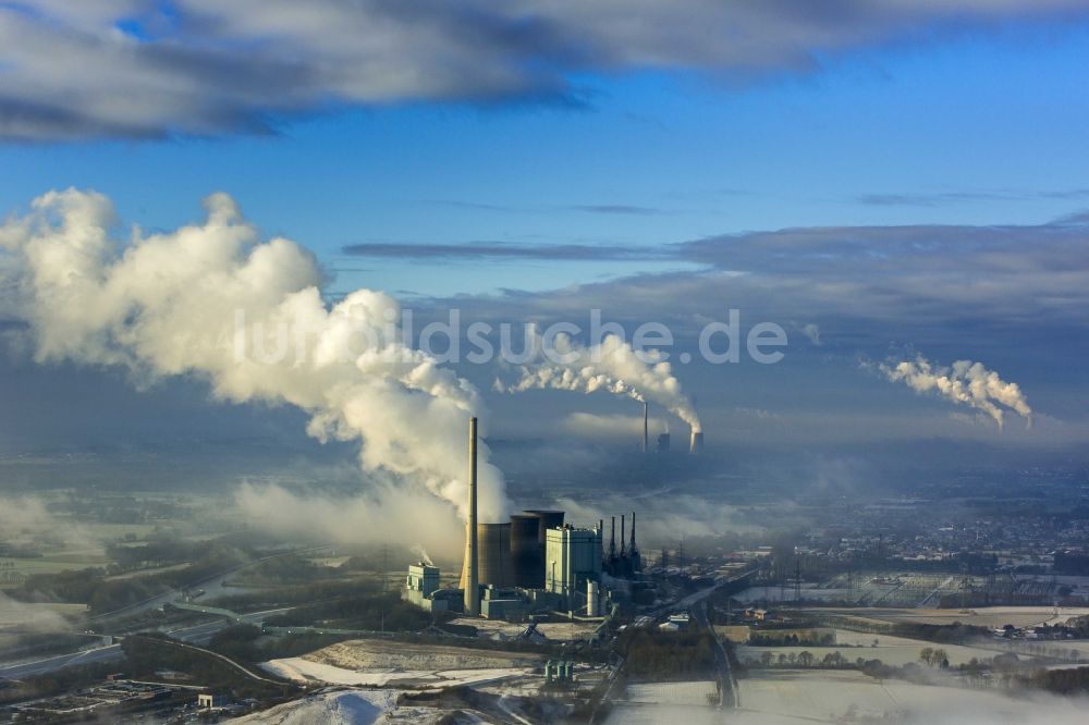 Luftaufnahme Hamm - Abgaswolken des Kohlekraftwerk RWE-Power Gersteinwerk in Hamm im Bundesland Nordrhein-Westfalen