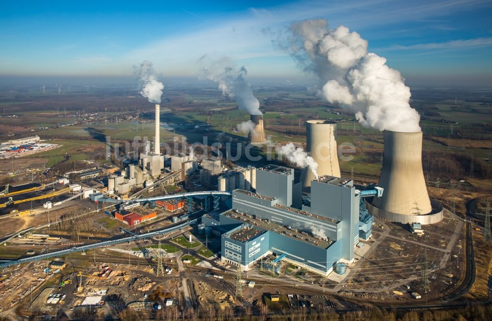 Hamm von oben - Abgaswolken des Kohlekraftwerk RWE-Power Gersteinwerk in Hamm im Bundesland Nordrhein-Westfalen