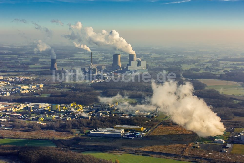 Luftbild Hamm - Abgaswolken des Kohlekraftwerk RWE-Power Gersteinwerk in Hamm im Bundesland Nordrhein-Westfalen