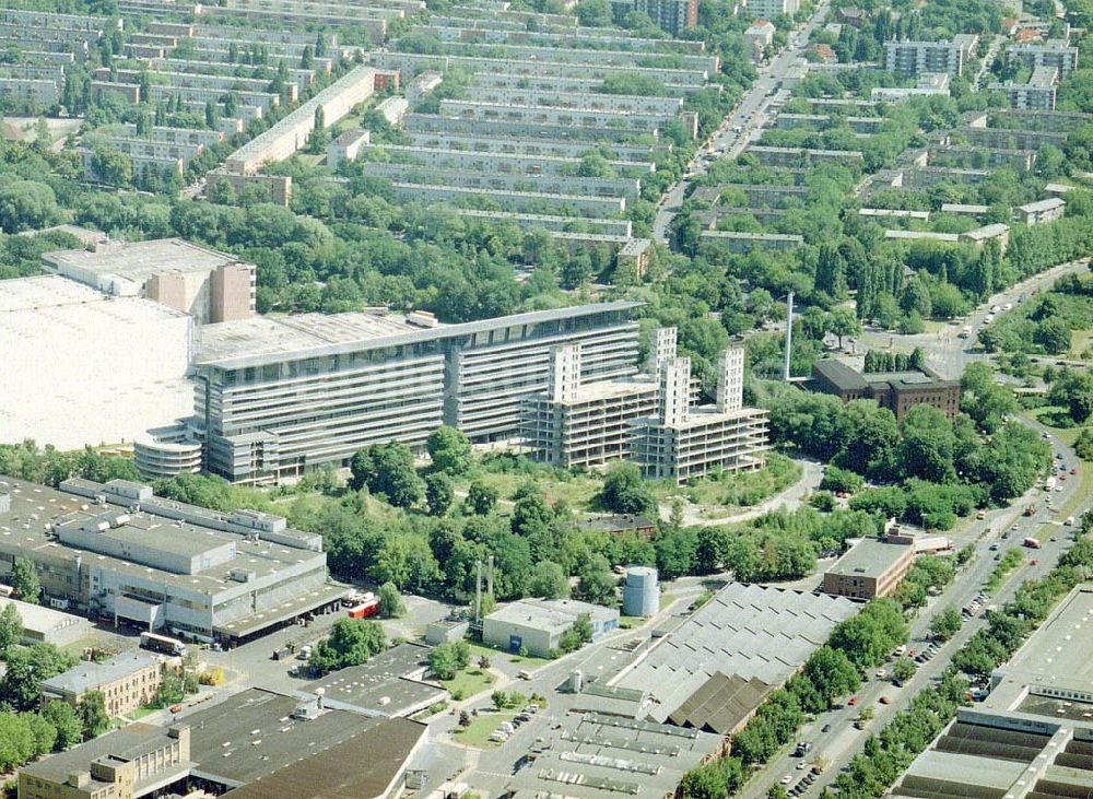 Luftbild Berlin - Spandau - Abgebrochener Rohbau eines Büro- und Geschäftszentrums der HERLITZ AG in Berlin - Spandau.