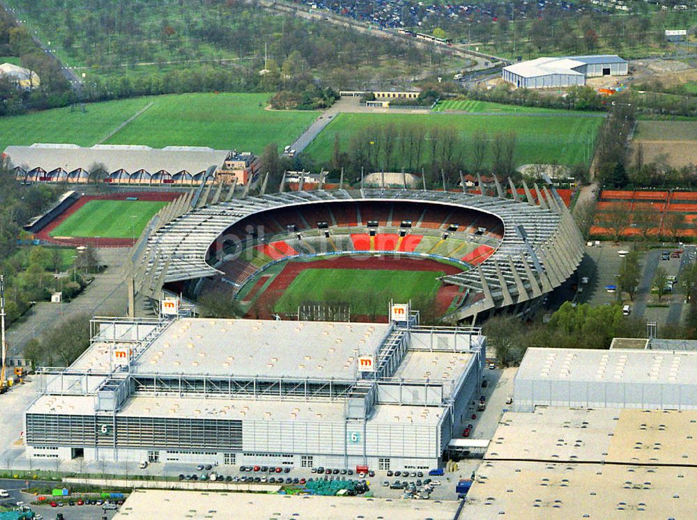 Düsseldorf aus der Vogelperspektive: abgerissen und durch die heutige ESPRIT arena ersetzt