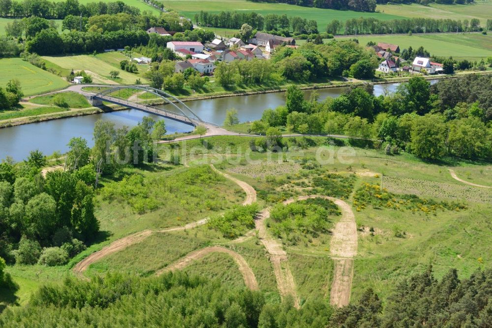 Luftaufnahme Kade OT Kader Schleuse - Ablagerungsfläche an der Kader-Brücke über dem Elbe-Havel-Kanal im Bundesland Sachsen-Anhalt