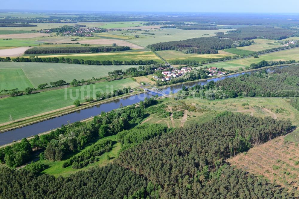 Luftbild Kade - Ablagerungsfläche an der Kader-Brücke über dem Elbe-Havel-Kanal im Bundesland Sachsen-Anhalt