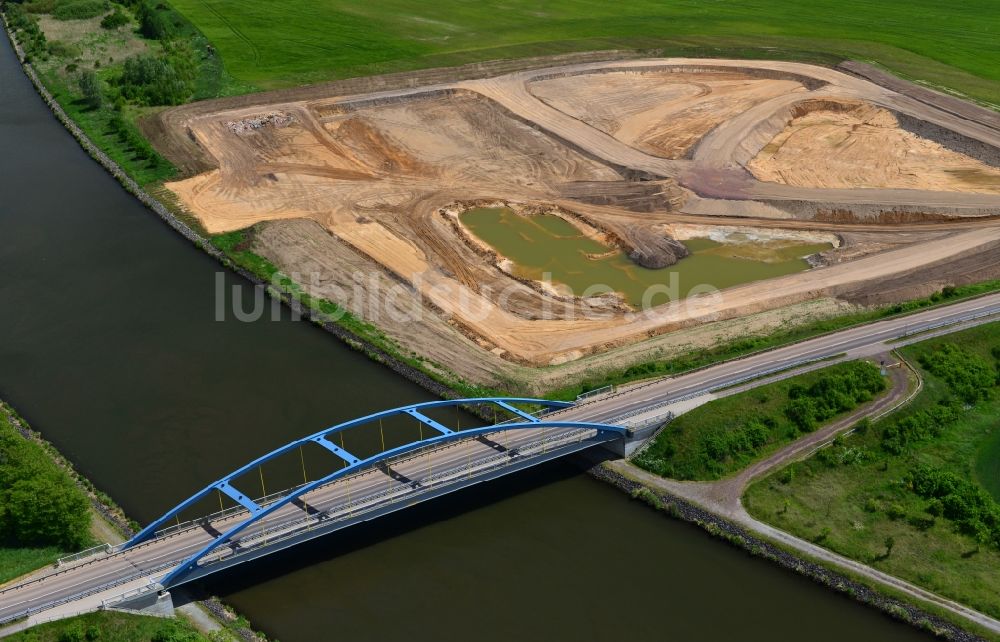 Parchau von oben - Ablagerungsfläche am Ufer des Elbe-Havel-Kanal bei Parchau im Bundesland Sachsen-Anhalt