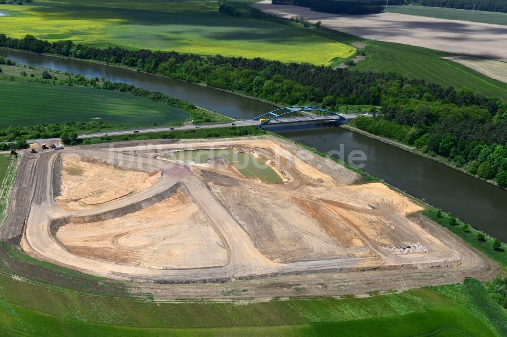 Luftaufnahme Parchau - Ablagerungsfläche am Ufer des Elbe-Havel-Kanal bei Parchau im Bundesland Sachsen-Anhalt