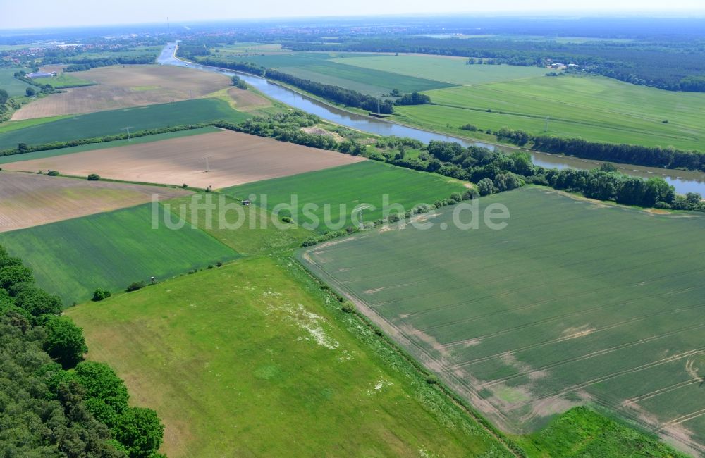 Luftaufnahme Parchau - Ablagerungsfläche am Ufer des Elbe-Havel-Kanal bei Parchau im Bundesland Sachsen-Anhalt