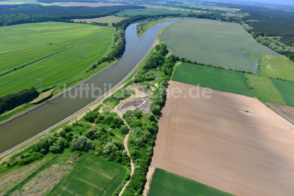 Parchau von oben - Ablagerungsfläche am Ufer des Elbe-Havel-Kanal bei Parchau im Bundesland Sachsen-Anhalt