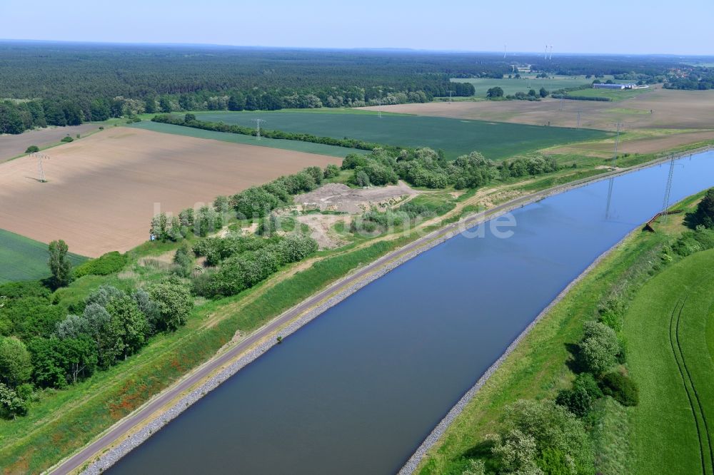 Luftaufnahme Parchau - Ablagerungsfläche am Ufer des Elbe-Havel-Kanal bei Parchau im Bundesland Sachsen-Anhalt