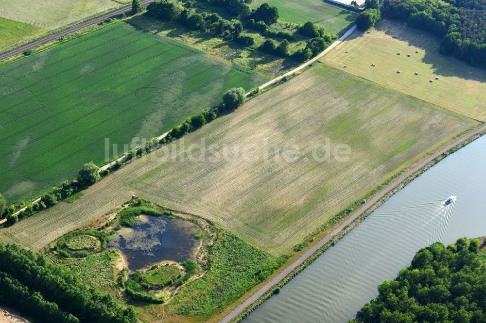 Genthin aus der Vogelperspektive: Ablagerungsflächen an der Betriebswegbrücke Fiener Hauptvorfluter am Elbe-Havel-Kanal in Genthin im Bundesland Sachsen-Anhalt