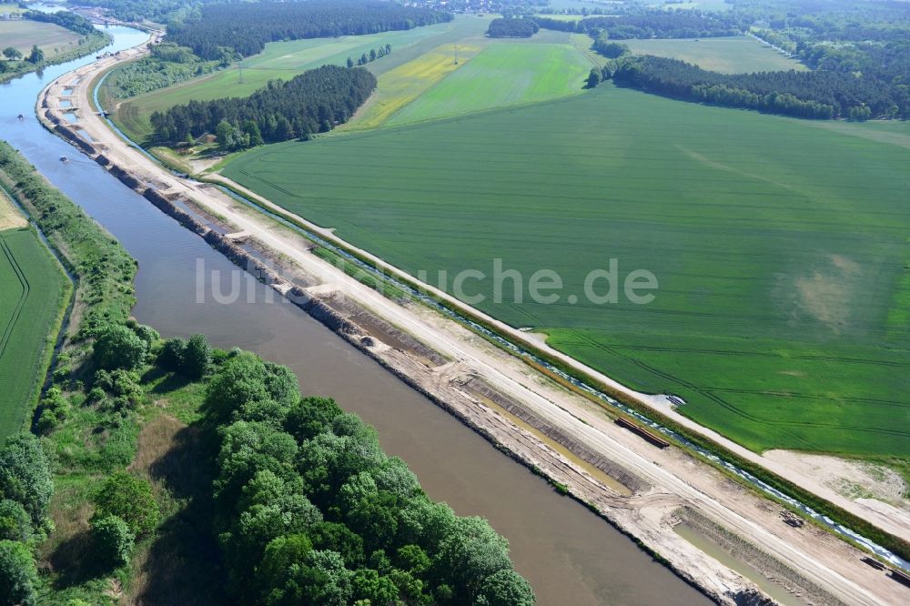 Elbe-Parey von oben - Ablagerungsflächen am Ufer des Elbe-Havel-Kanals bei Ihleburg im Bundesland Sachsen-Anhalt