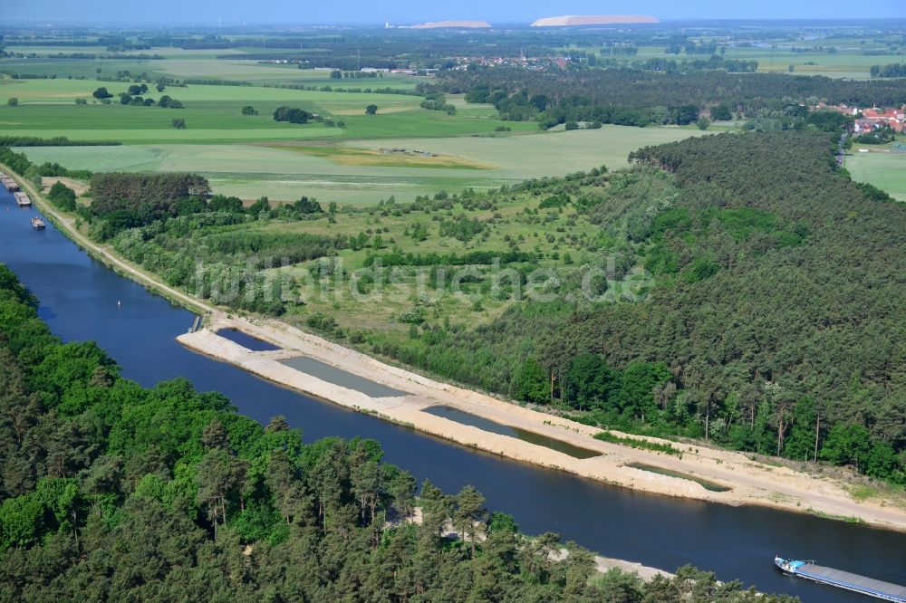 Burg (bei Magdeburg) von oben - Ablagerungsflächen am Ufer des Elbe-Havel-Kanals bei Ihleburg im Bundesland Sachsen-Anhalt