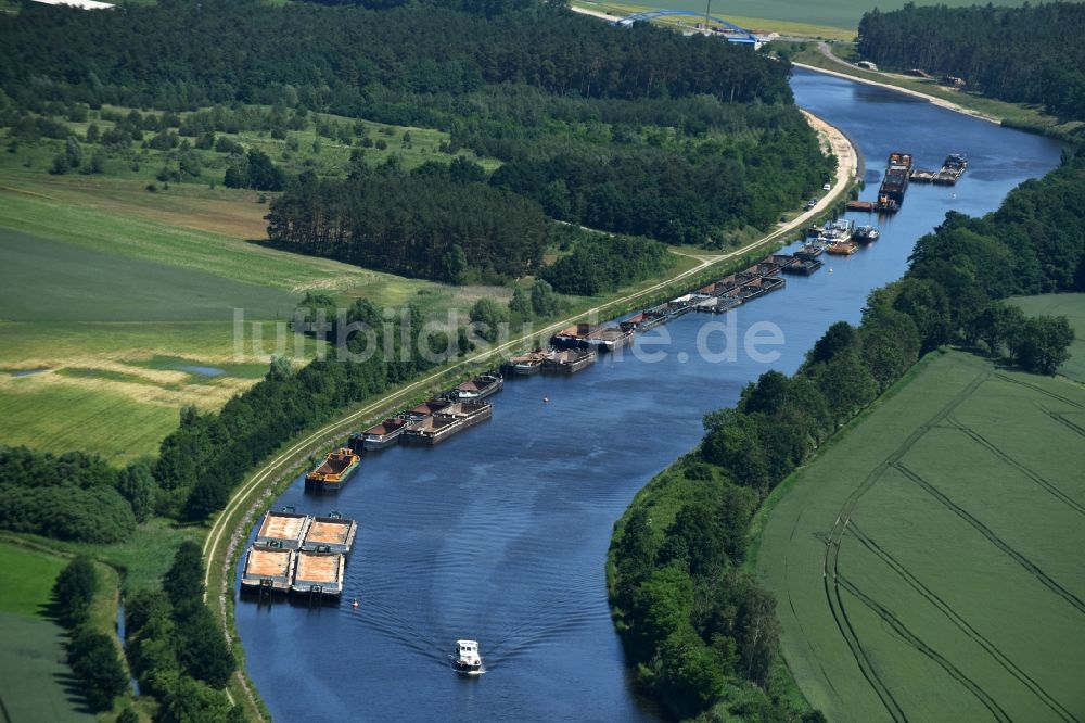 Ihleburg aus der Vogelperspektive: Ablagerungsflächen am Ufer des Elbe-Havel-Kanals bei Ihleburg im Bundesland Sachsen-Anhalt