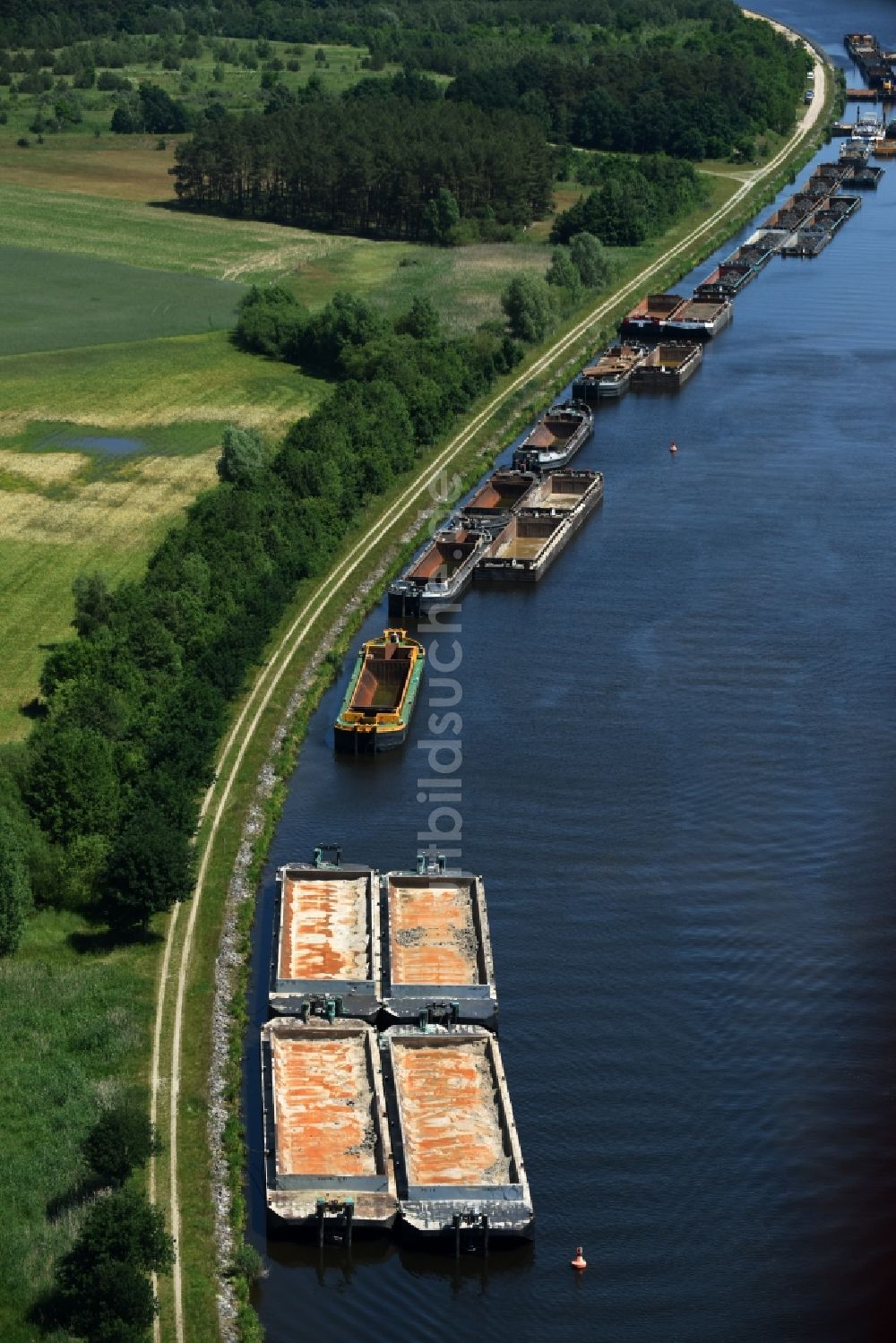 Luftbild Ihleburg - Ablagerungsflächen am Ufer des Elbe-Havel-Kanals bei Ihleburg im Bundesland Sachsen-Anhalt