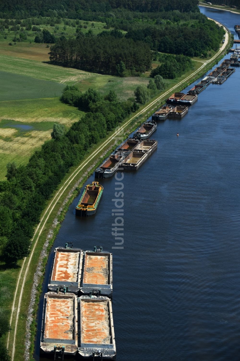 Luftaufnahme Ihleburg - Ablagerungsflächen am Ufer des Elbe-Havel-Kanals bei Ihleburg im Bundesland Sachsen-Anhalt