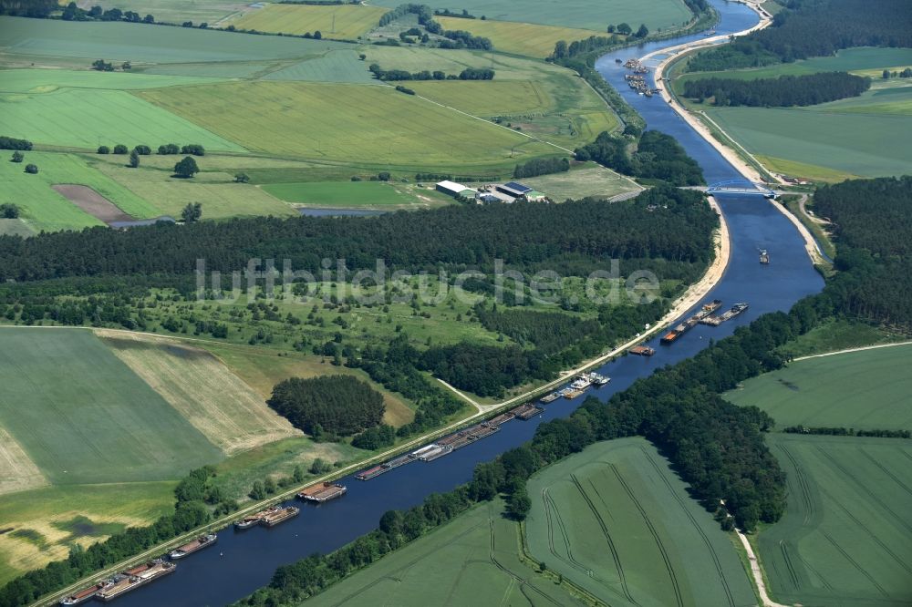 Ihleburg aus der Vogelperspektive: Ablagerungsflächen am Ufer des Elbe-Havel-Kanals bei Ihleburg im Bundesland Sachsen-Anhalt