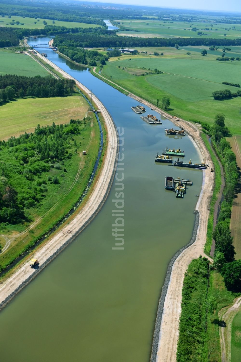 Luftbild Ihleburg - Ablagerungsflächen am Ufer des Elbe-Havel-Kanals bei Ihleburg im Bundesland Sachsen-Anhalt