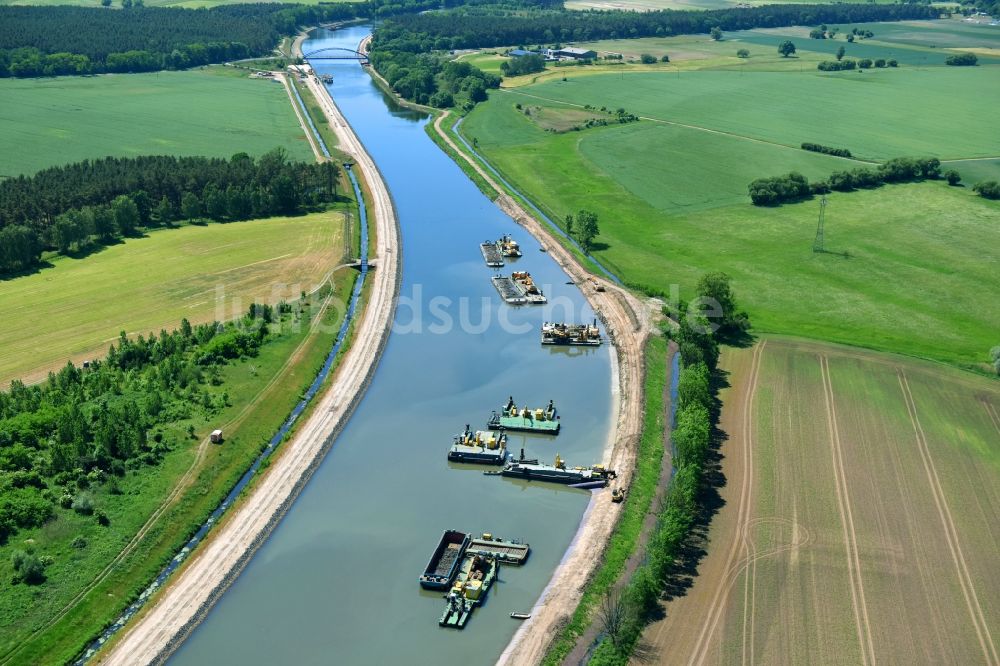 Luftaufnahme Ihleburg - Ablagerungsflächen am Ufer des Elbe-Havel-Kanals bei Ihleburg im Bundesland Sachsen-Anhalt