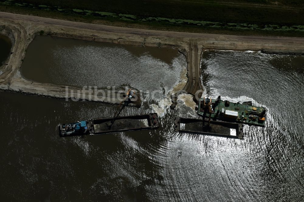 Luftaufnahme Elbe-Parey - Ablagerungsflächen am Ufer des Elbe-Havel-Kanals zwischen der Ihleburger Brücke und der Schleuse Zerben im Bundesland Sachsen-Anhalt