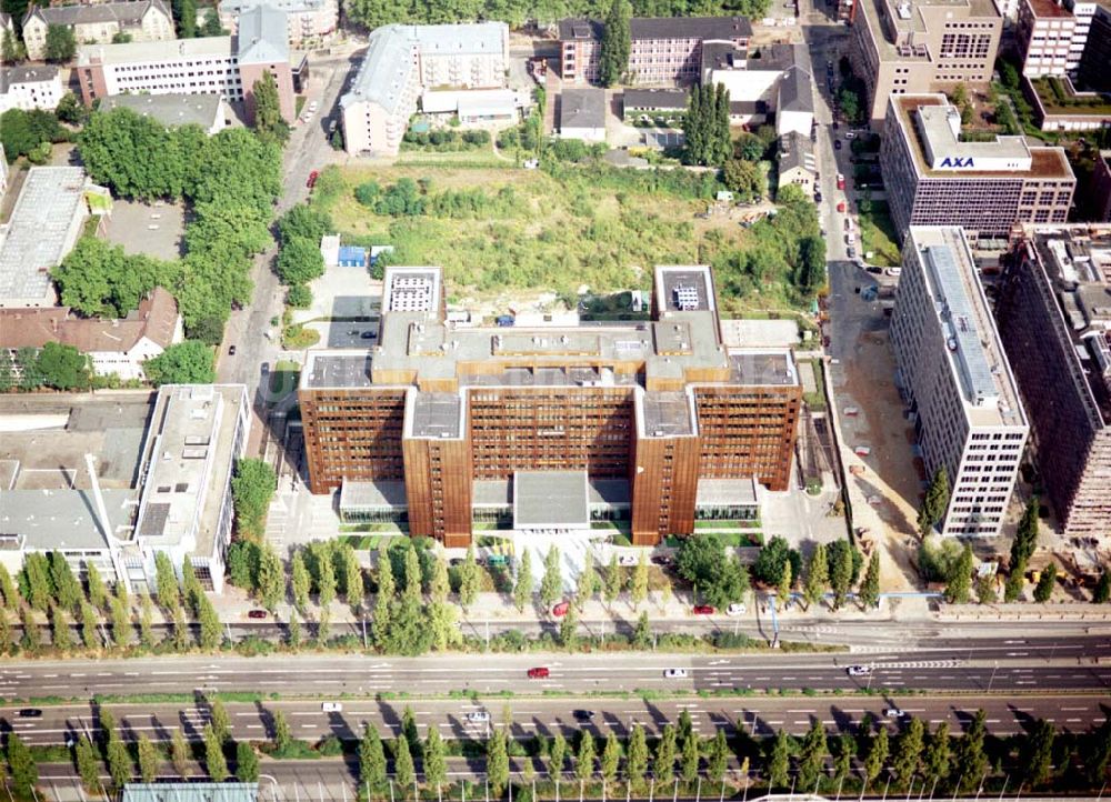 Frankfurt am Main aus der Vogelperspektive: ABN AMRO Bank (Deutschland) AG an der Theodor-Heuss-Allee 90-98 in Frankfurt / Main