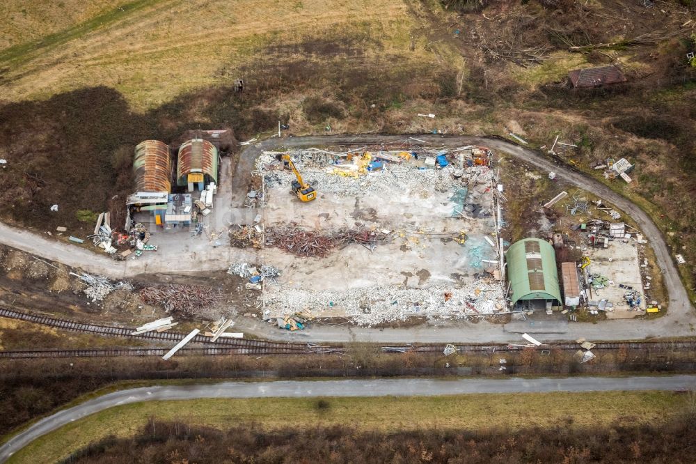 Luftaufnahme Duisburg - Abriß, Abbruch- und Entsiegelungs- Arbeiten an den Betonflächen des ehemaligen Firmengelände an der Rheinstraße in Duisburg im Bundesland Nordrhein-Westfalen, Deutschland