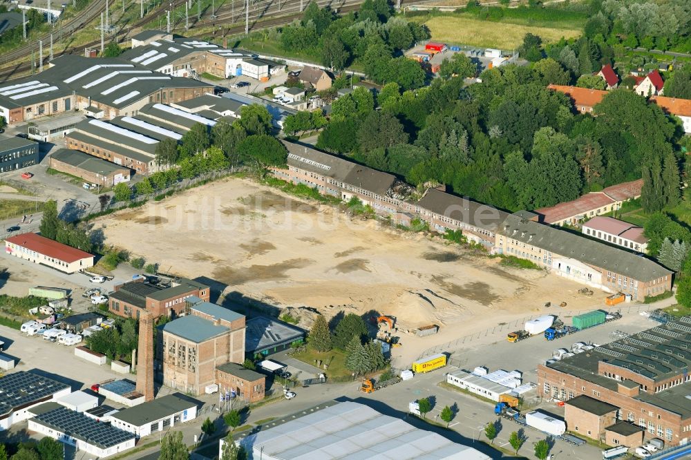 Luftbild Rostock - Abriß, Abbruch- und Entsiegelungs- Arbeiten auf dem Gelände des ehemaligen Dieselmotorenwerks in Rostock im Bundesland Mecklenburg-Vorpommern, Deutschland