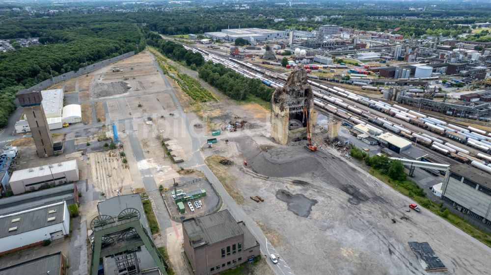 Luftbild Marl - Abriss- Arbeiten an den Förderanlagen und Bergbau- Schacht- Anlagen am Förderturm Schacht 7 Bergwerk Auguste Victoria in Marl im Bundesland Nordrhein-Westfalen, Deutschland