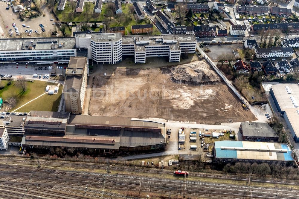 Oberhausen von oben - Abriß- Baustelle zum Rückbau des Hochhaus- Gebäude der BABCOCK Fertigungszentrum GmbH in Oberhausen im Bundesland Nordrhein-Westfalen