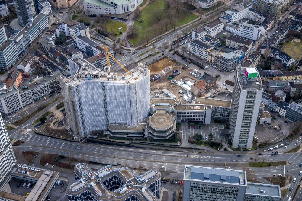 Luftaufnahme Essen - Abriß- Baustelle zum Rückbau des Hochhaus- Gebäude der ehemaligen RWE Zentrale in Essen im Bundesland Nordrhein-Westfalen, Deutschland