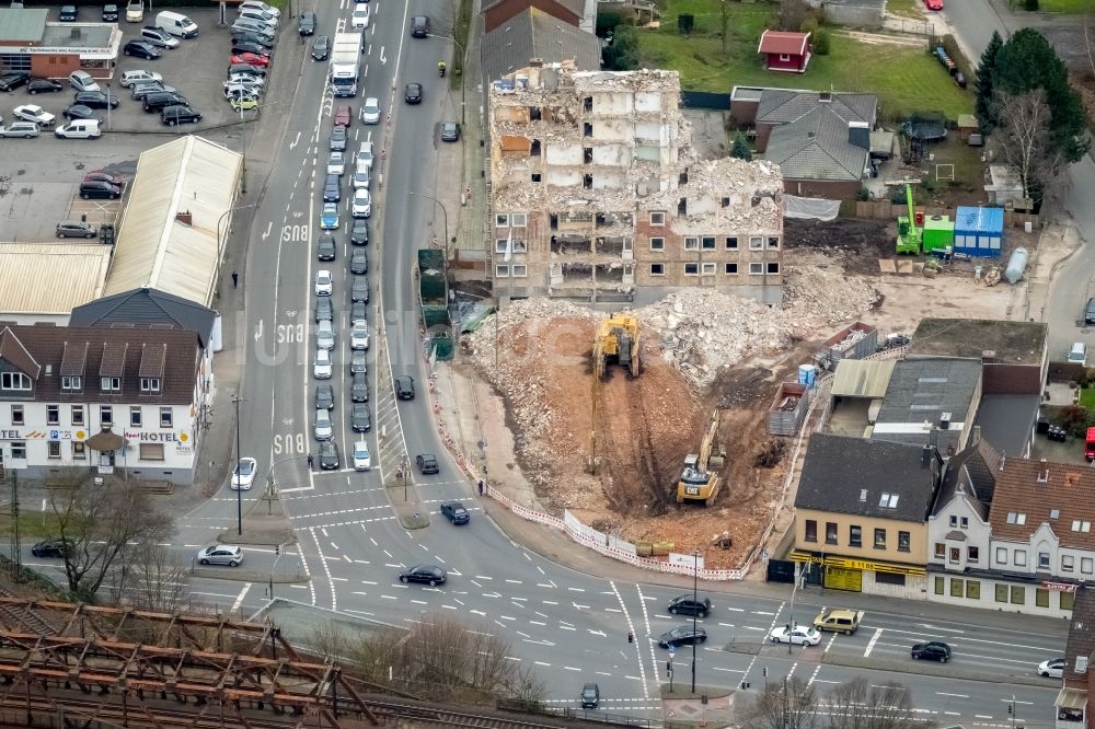 Hamm von oben - Abriß- Baustelle zum Rückbau des Hochhaus- Gebäude Schrottimmobilie Heessener Straße Ecke Münsterstraße im Ortsteil Hamm-Heessen in Hamm im Bundesland Nordrhein-Westfalen, Deutschland