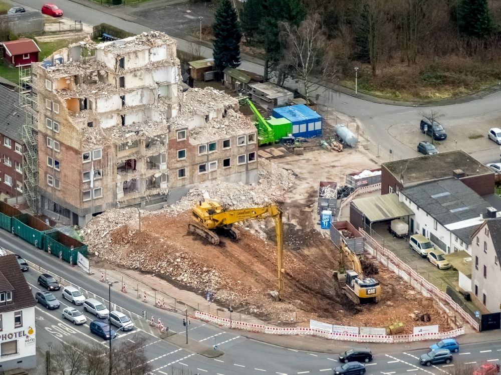 Hamm aus der Vogelperspektive: Abriß- Baustelle zum Rückbau des Hochhaus- Gebäude Schrottimmobilie Heessener Straße Ecke Münsterstraße im Ortsteil Hamm-Heessen in Hamm im Bundesland Nordrhein-Westfalen, Deutschland