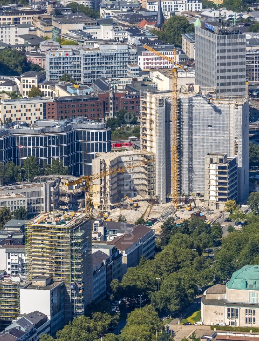 Essen von oben - Abriß- Baustelle zum Rückbau des Hochhaus- Gebäude Ypsilon-Haus in Essen im Bundesland Nordrhein-Westfalen, Deutschland