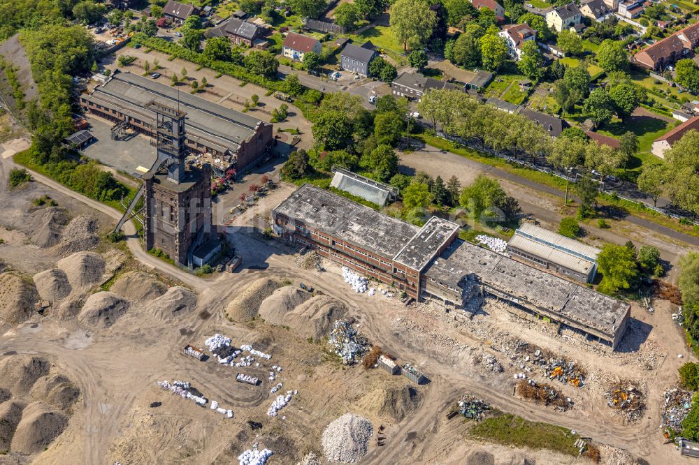 Bottrop von oben - Abriss der Bergbau- Schacht- Anlagen am Förderturm Zeche - Schachtanlage Prosper-Haniel II in Bottrop im Bundesland Nordrhein-Westfalen, Deutschland