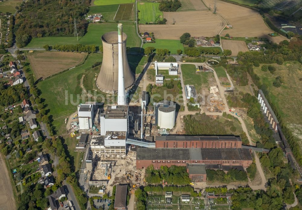 Dortmund von oben - Abriß und Demontage der Kraftwerksanlagen des Heizkraftwerkes Gustav Knepper im Ortsteil Mengede in Dortmund im Bundesland Nordrhein-Westfalen, Deutschland