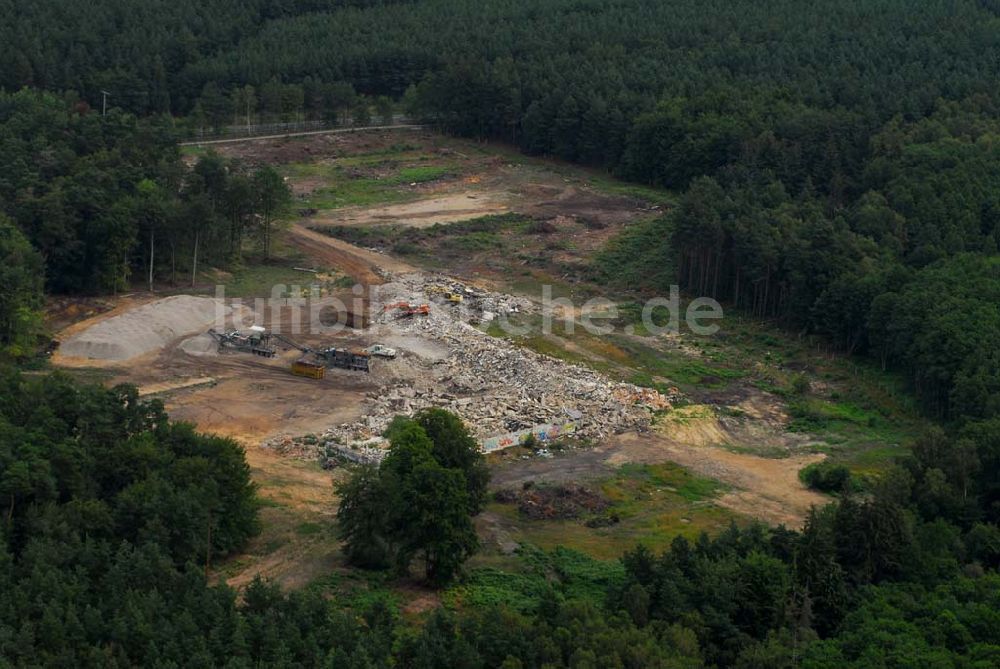 Luftaufnahme Graal-Müritz (Mecklenburg-Vorpommern) - Abriss einer ehem. Kaserne durch die HAWO KG bei Graal-Müritz (Mecklenburg-Vorpommern)