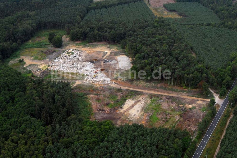 Luftaufnahme Graal-Müritz (Mecklenburg-Vorpommern) - Abriss einer ehem. Kaserne durch die HAWO KG bei Graal-Müritz (Mecklenburg-Vorpommern)