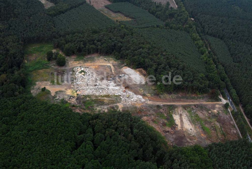 Graal-Müritz (Mecklenburg-Vorpommern) aus der Vogelperspektive: Abriss einer ehem. Kaserne durch die HAWO KG bei Graal-Müritz (Mecklenburg-Vorpommern)